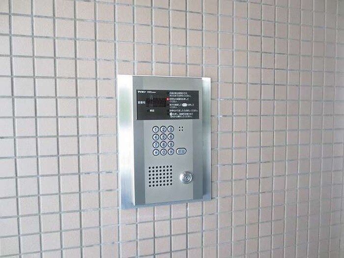 物件外観写真5　(エントランス部分)