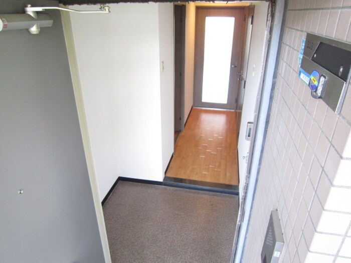 物件内観写真15　(玄関)