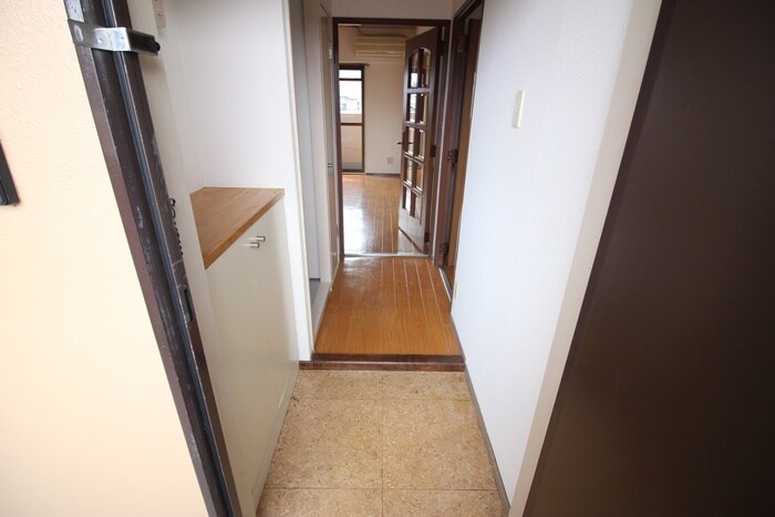 物件内観写真10　(玄関)