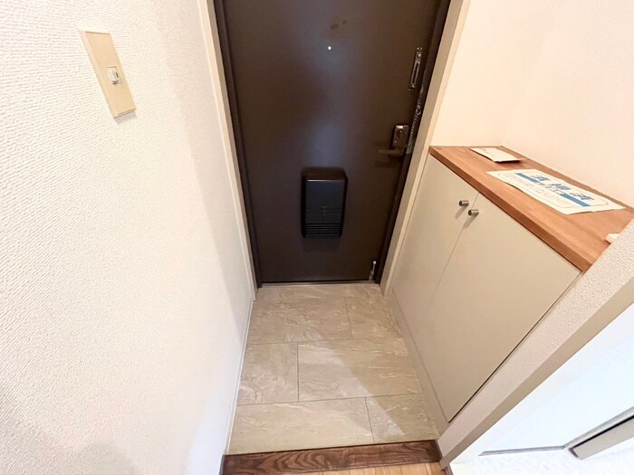 物件内観写真15　(玄関)