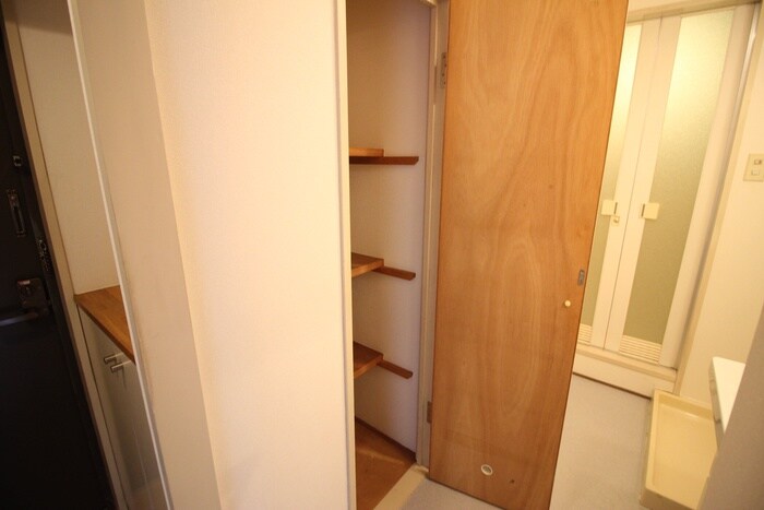 物件内観写真16　(収納)