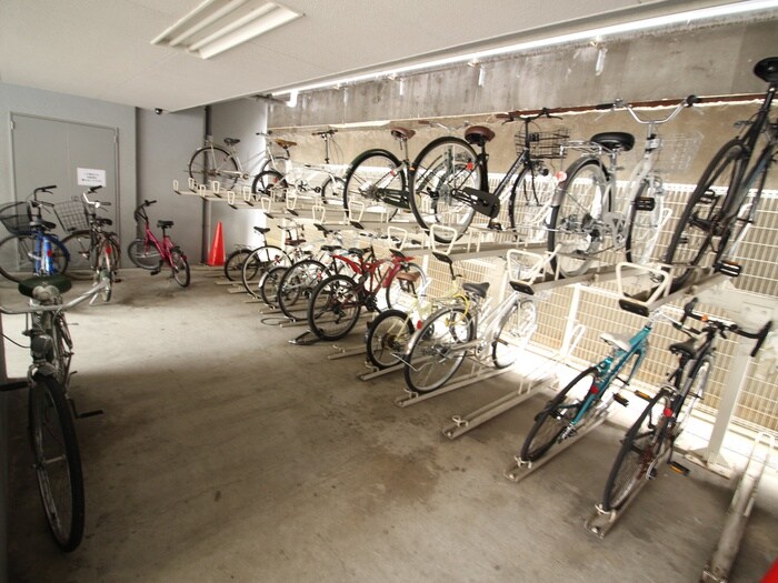 物件外観写真4　(駐輪場)