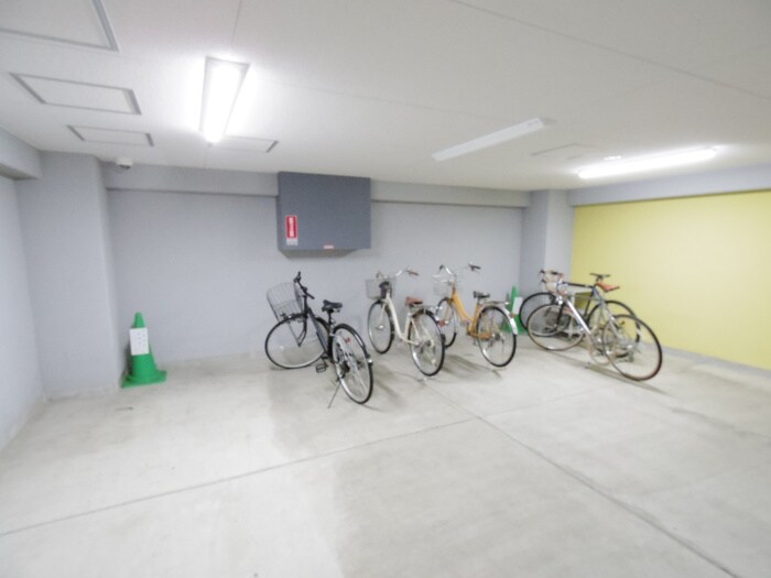 物件外観写真6　(駐輪場)
