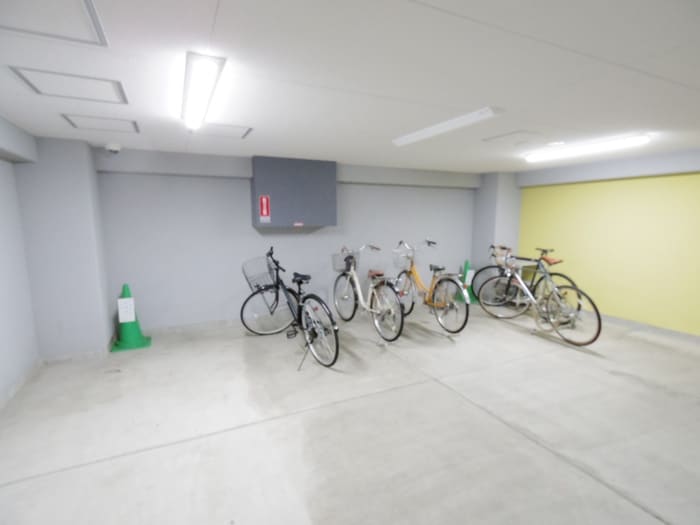 物件外観写真6　(駐輪場)
