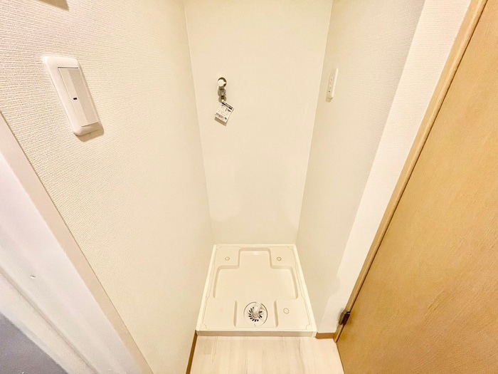 物件内観写真16　(洗濯機置場)