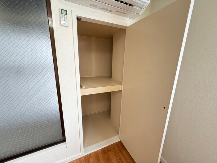 物件内観写真12　(収納)