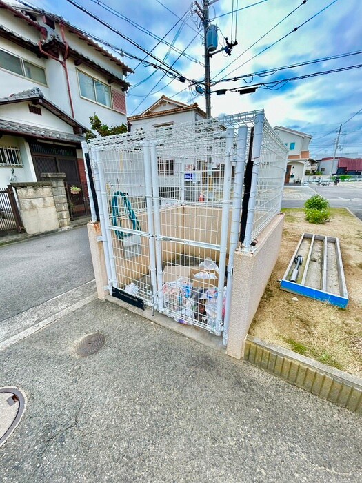 物件外観写真5　(駐輪場)