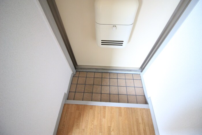 物件内観写真17　(玄関)
