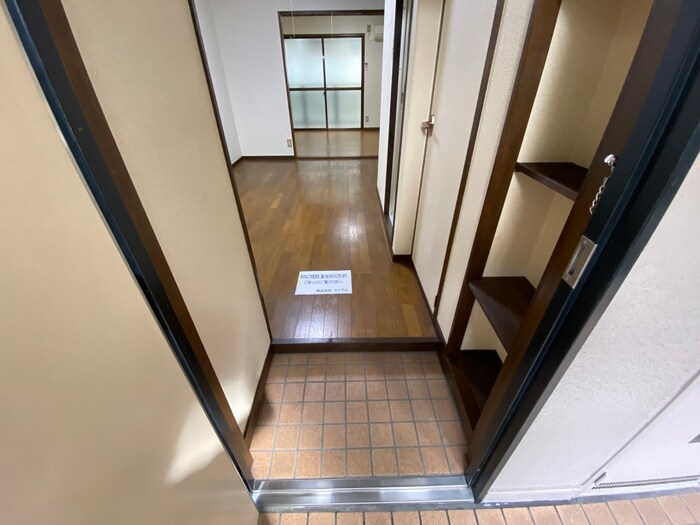 物件内観写真17　(玄関)