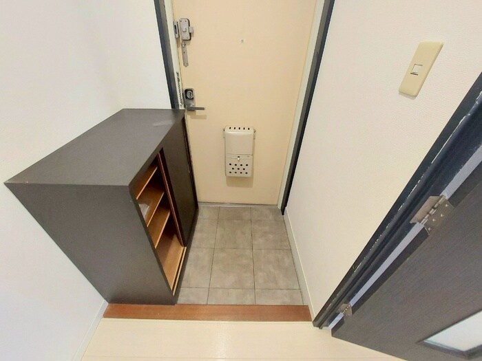 物件内観写真14　(玄関)