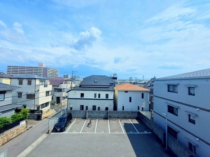 物件内観写真17　(室内からの展望)