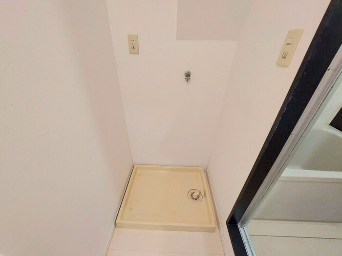 物件内観写真18　(洗濯機置場)