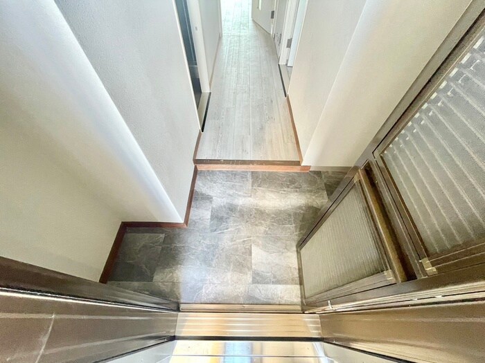 物件内観写真19　(玄関)