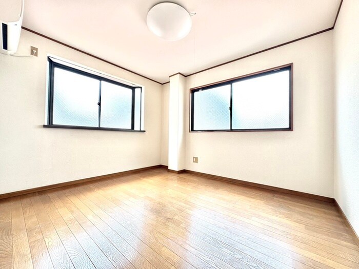 物件内観写真8　(居室)