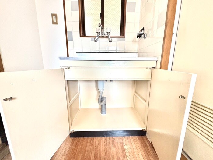 物件内観写真16　(収納)