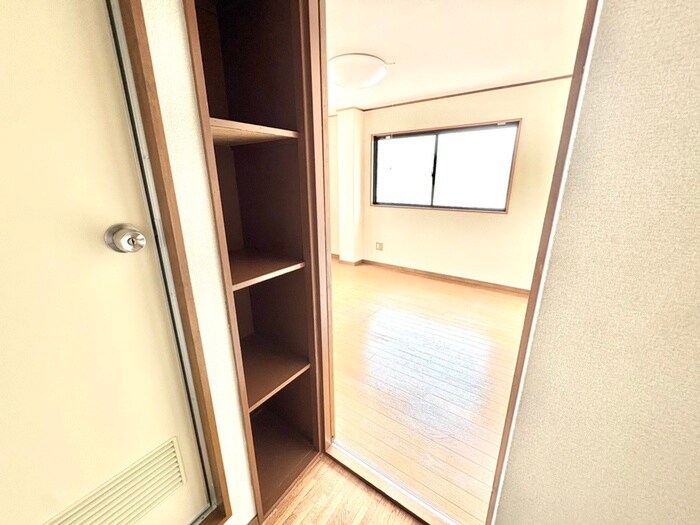 物件内観写真21　(収納)