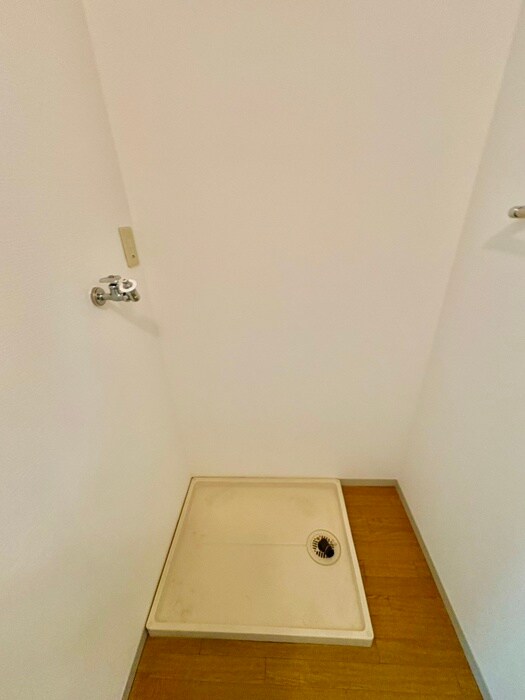 物件内観写真13　(洗濯機置場)