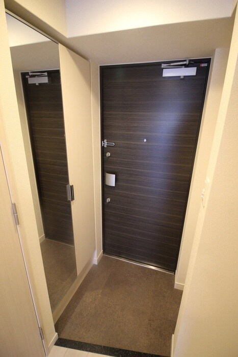 物件内観写真14　(玄関)