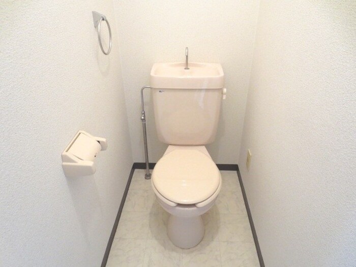 物件内観写真5　(トイレ)