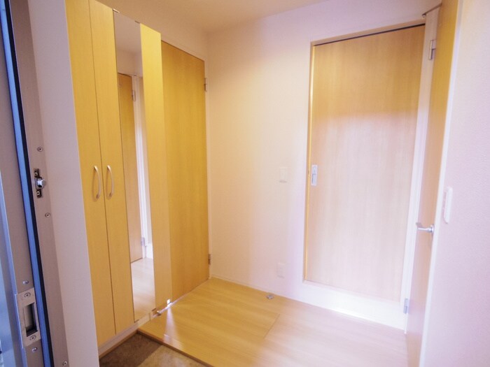 物件内観写真16　(廊下)