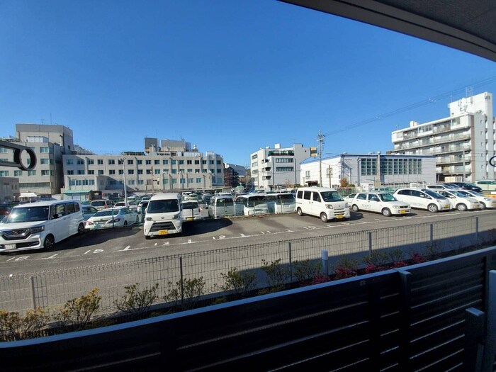 物件内観写真21　(室内からの展望)