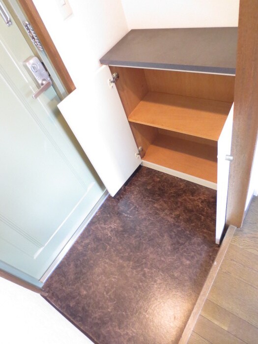 物件内観写真15　(玄関)