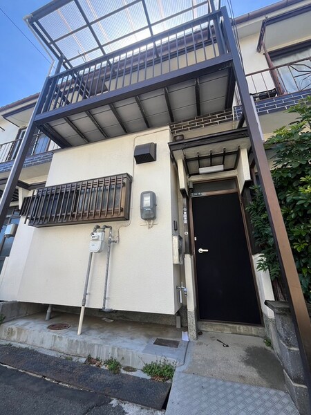 寝屋川市上神田2丁目貸家外観写真
