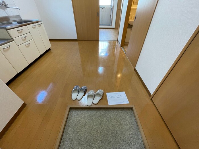 物件内観写真7　(玄関)