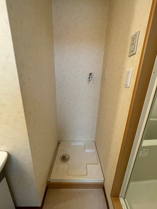 物件内観写真15　(洗濯機置場)