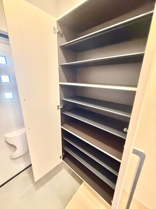 物件内観写真18　(靴箱)