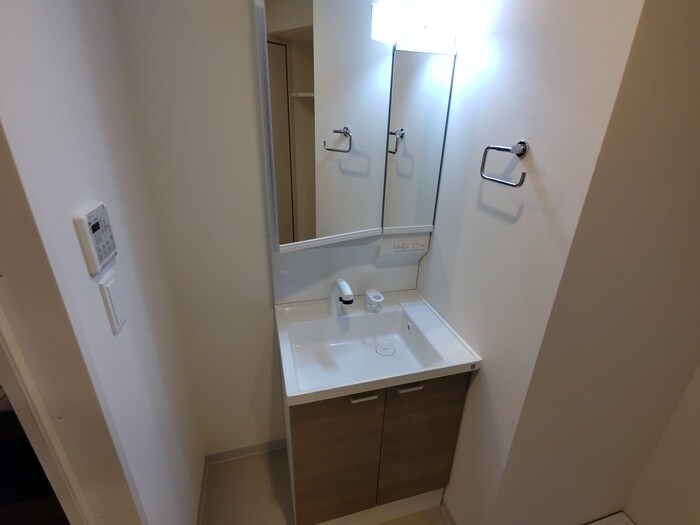 物件内観写真9　(洗面)