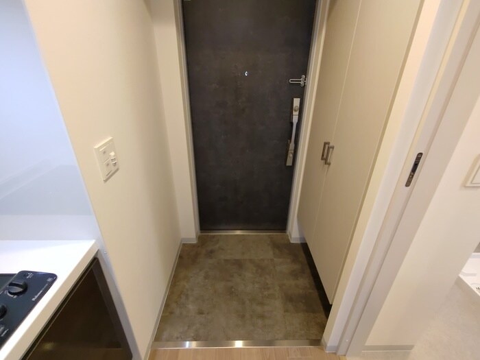 物件内観写真16　(玄関)