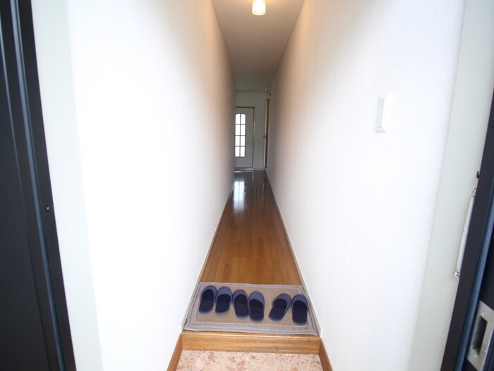 物件内観写真12　(玄関)