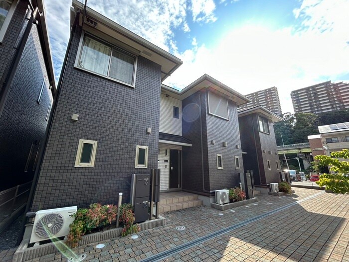 物件外観写真2　(駐輪場)