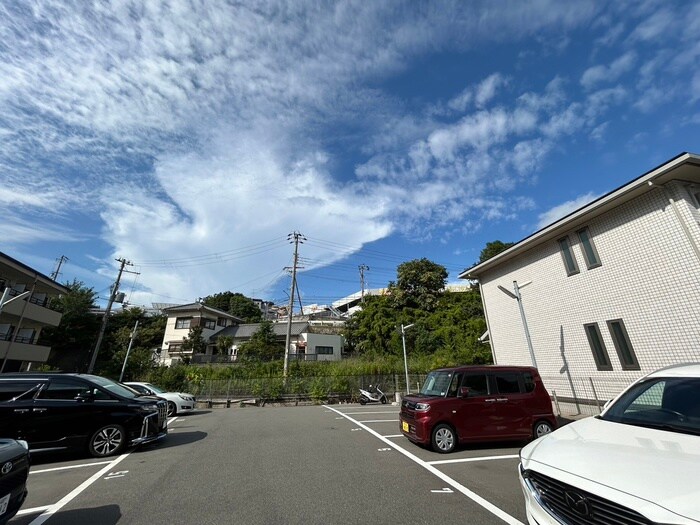 物件外観写真4　(駐車場)