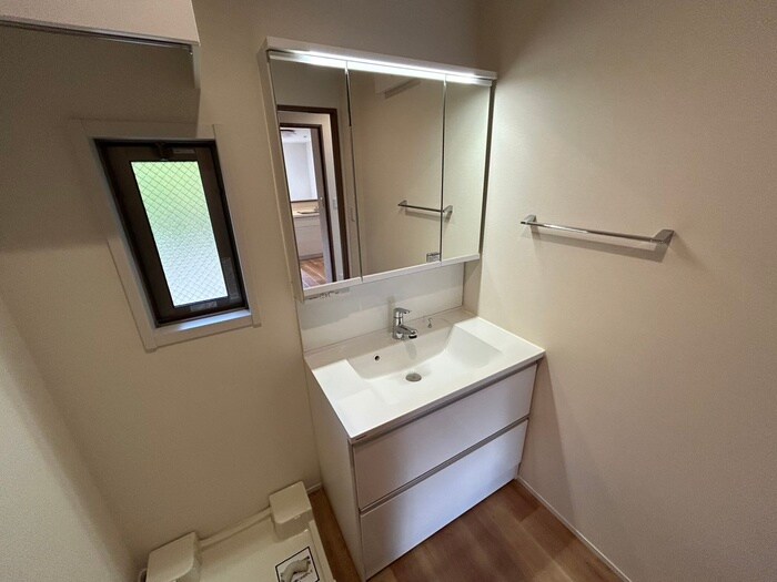 物件内観写真13　(洗面)