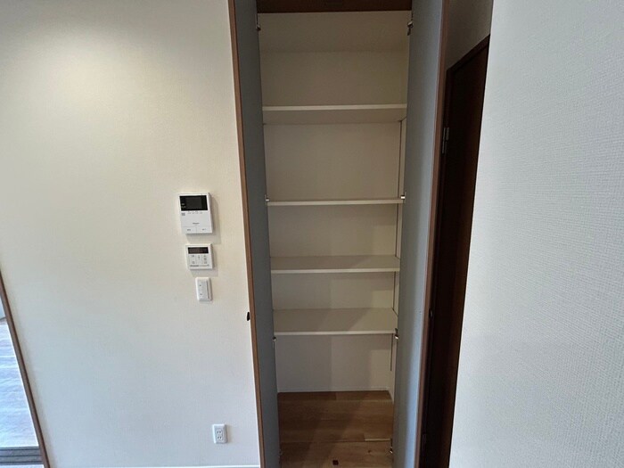 物件内観写真15　(廊下)