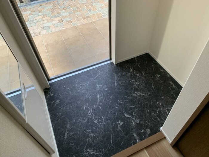 物件内観写真16　(玄関)