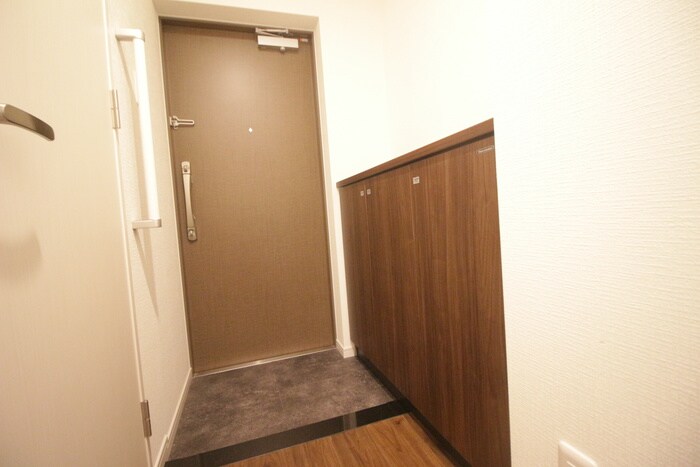 物件内観写真15　(玄関)