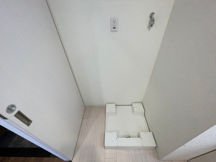 物件内観写真16　(洗濯機置場)