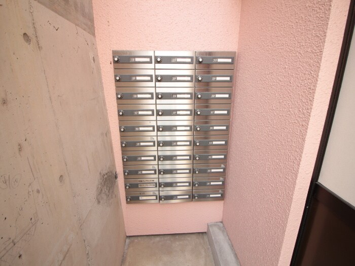 物件外観写真5　(駐車場)