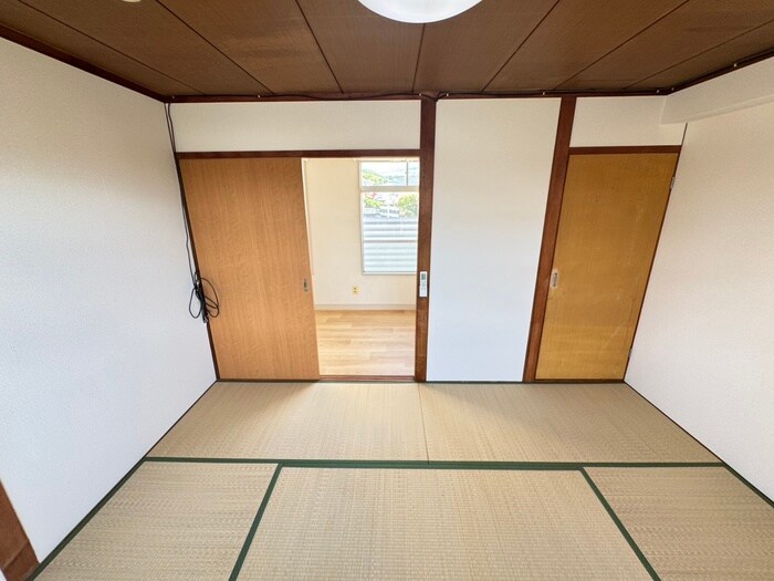 物件内観写真3　(居室)