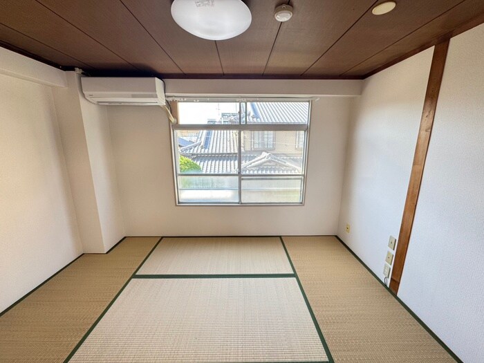 物件内観写真4　(居室)