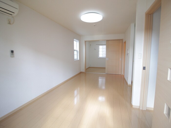 物件内観写真5　(居室)