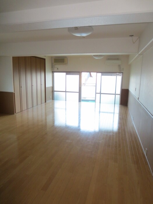 物件内観写真4　(居室)