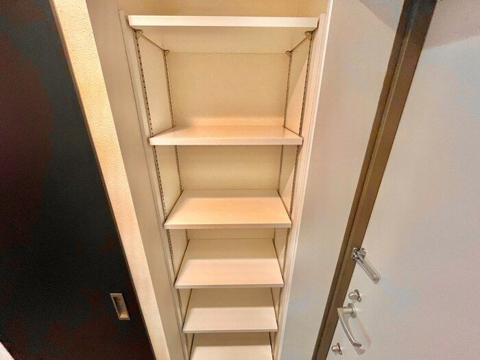 物件内観写真8　(靴箱)