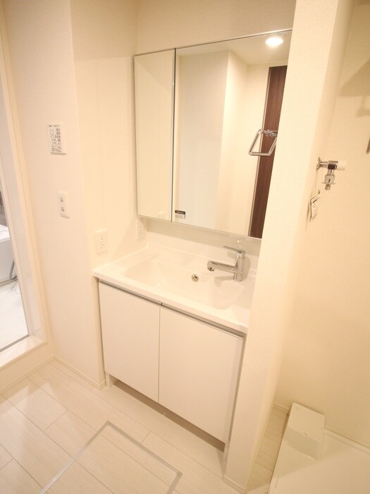 物件内観写真8　(洗面)