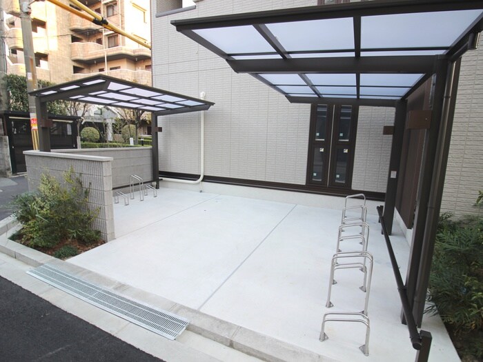 物件外観写真5　(駐輪場)