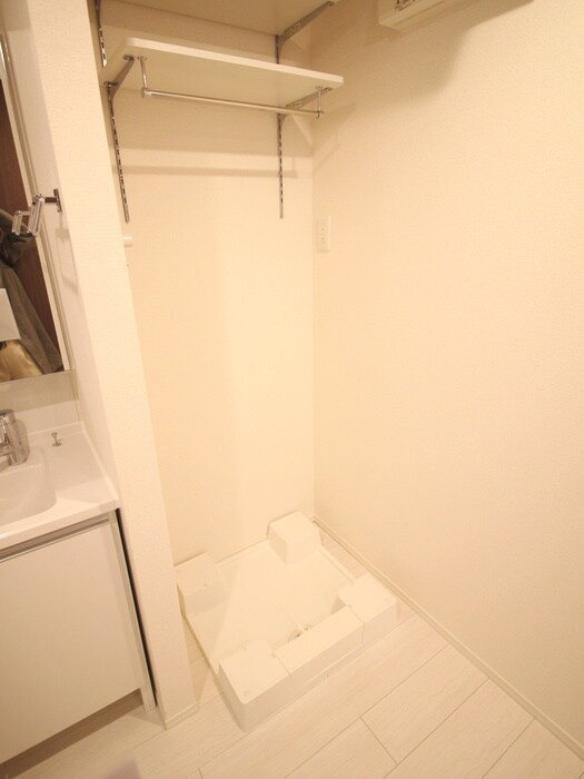 物件内観写真9　(洗濯機置場)