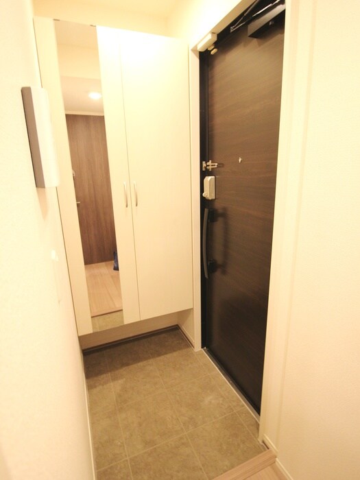 物件内観写真15　(玄関)